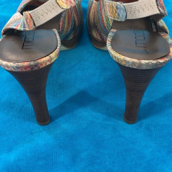 Moda Spana Multi Color Stripe Embossed Leather Heels sz 9 - Picture 4 of 9